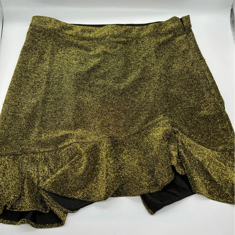 Elegant Gold Mini Skirt